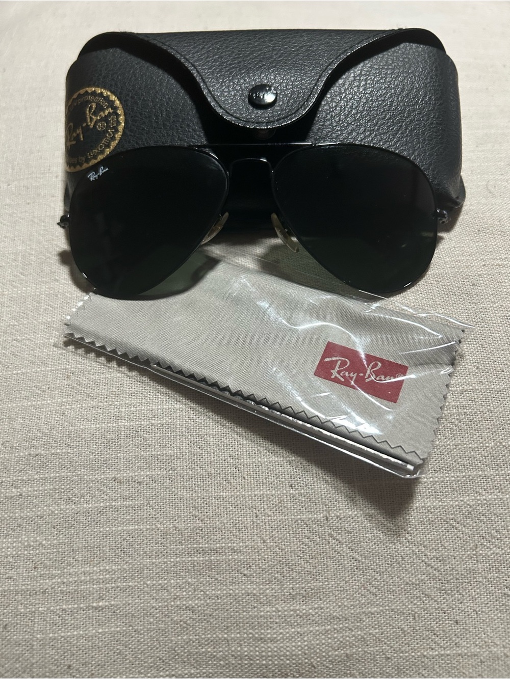 Ray-Ban Black Aviator Sunglasses with Case